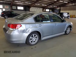 2012 Subaru Legacy 2.5i z VIN 4S3BMBA65C3006584, wystawiony jako Copart lot #53686265 z przebiegiem 197 395 mil mil oraz Czysty tytuł • Clean title. Historia ofert i sprzedaży dostępna na DreamBid. Obrazek 3.