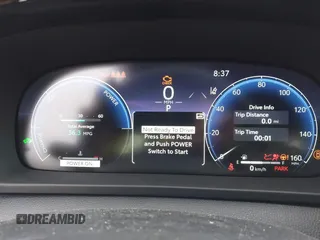 2025 Toyota Crown XLE z VIN JTDACAAJ7S3004279, wystawiony jako IAAI lot #41863223 z przebiegiem 5041 mil mil oraz . Historia ofert i sprzedaży dostępna na DreamBid. Obrazek 7.