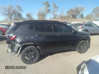 2022 Jeep Compass Latitude with VIN 3C4NJDBBXNT166223, listed as a IAAI auction lot 40627801 with 30,340 mi miles and . Bid and sale history available at DreamBid. Image 14.