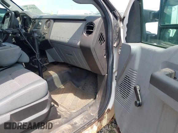 2012 Ford F-250 XL z VIN 1FDBF2B66CEC35476, wystawiony jako IAAI lot #42495436 z przebiegiem 505 745 mil mil oraz . Historia ofert i sprzedaży dostępna na DreamBid. Obrazek 5.