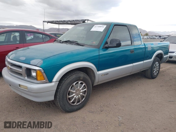 1994 Chevrolet S-10 LS with VIN 1GCCS19W4R8181235, listed as a IAAI auction lot 41710054 with 203,150 mi miles and . Bid and sale history available at DreamBid. Image 2.