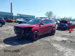 2016 Kia Sorento SX z VIN 5XYPKDA55GG113859, wystawiony jako IAAI lot #41937491 z przebiegiem 91 999 mil mil oraz . Historia ofert i sprzedaży dostępna na DreamBid. Obrazek 18.