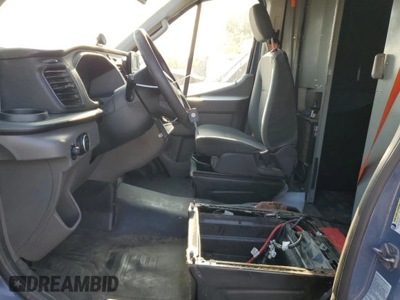 2020 Ford Transit Cargo с VIN 1FTBR3X87LKA72253, выставлен на аукционе Copart как лот 56999975 с пробегом 69 981 миль миль и Списание • Salvage title. История ставок и продаж доступна на DreamBid. Изображение 7.