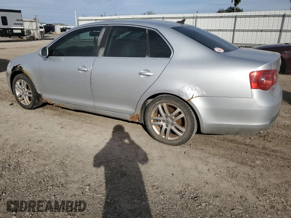 2006 Volkswagen Jetta 1.9L TDI z VIN 3VWDT71KX6M028862, wystawiony jako Copart lot #42158475 z przebiegiem 288 183 mil mil oraz Czysty tytuł • Clean title. Historia ofert i sprzedaży dostępna na DreamBid. Obrazek 2.