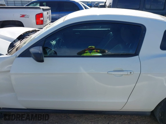 2011 Ford Mustang V6 with VIN 1ZVBP8AM2B5112645, listed as a IAAI auction lot 42062618 with 171,808 mi miles and . Bid and sale history available at DreamBid. Image 15.