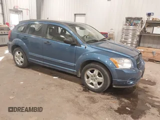 2007 Dodge Caliber SXT z VIN 1B3HB48B67D563777, wystawiony jako IAAI lot #41435986 z przebiegiem 130 827 mil mil oraz . Historia ofert i sprzedaży dostępna na DreamBid. Obrazek 1.