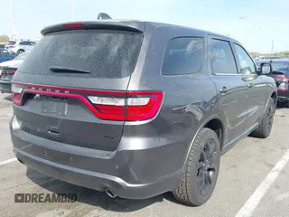 2019 Dodge Durango GT z VIN 1C4RDJDG5KC606601, wystawiony jako IAAI lot #42133390 z przebiegiem 85 698 mil mil oraz . Historia ofert i sprzedaży dostępna na DreamBid. Obrazek 4.