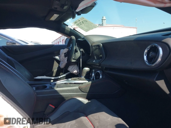 2018 Chevrolet Camaro ZL1 with VIN 1G1FK1R69J0120679, listed as a IAAI auction lot 41767125 with 25,233 mi miles and . Bid and sale history available at DreamBid. Image 5.
