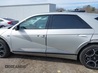 2024 Hyundai Ioniq 5 Limited z VIN KM8KRDDF6RU276804, wystawiony jako IAAI lot #41832379 z przebiegiem 4 561 mil mil oraz . Historia ofert i sprzedaży dostępna na DreamBid. Obrazek 15.