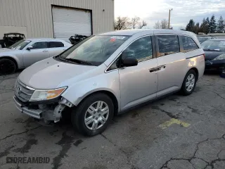 2013 Honda Odyssey LX with VIN 5FNRL5H2XDB065110, listed as a Copart auction lot 41387555 with 180,572 mi miles and Salvage Title. Bid and sale history available at carsss.com. Image 1.