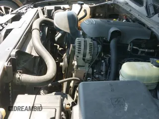 2005 Chevrolet Silverado 1500 LS с VIN 2GCEC19T451234704, выставлен на аукционе IAAI как лот 42991284 с пробегом 251 191 миль миль и . История ставок и продаж доступна на DreamBid. Изображение 19.