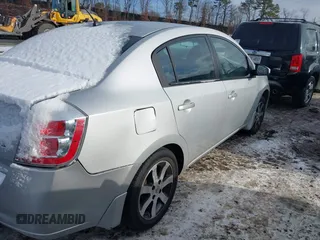 2007 Nissan Sentra S с VIN 3N1AB61E27L703417, выставлен на аукционе IAAI как лот 41352293 с пробегом Не указан миль и . История ставок и продаж доступна на DreamBid. Изображение 4.