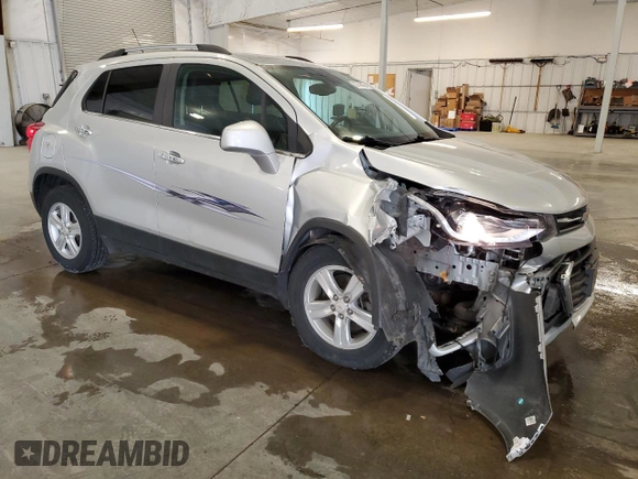 2019 Chevrolet Trax LT z VIN KL7CJLSB6KB960809, wystawiony jako Copart lot #58746455 z przebiegiem 76 342 mil mil oraz Szkoda całkowita • Salvage title. Historia ofert i sprzedaży dostępna na DreamBid. Obrazek 4.