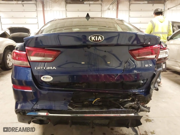 2019 Kia Optima EX with VIN 5XXGU4L18KG331120, listed as a IAAI auction lot 41711126 with 82,289 mi miles. Bid and sale history available at carsss.com. Image 17.