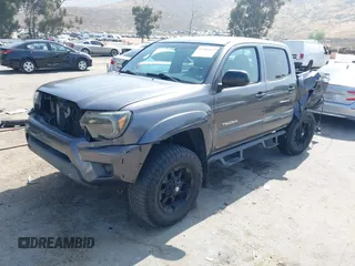 2013 Toyota Tacoma PreRunner z VIN 5TFJX4GN2DX018800, wystawiony jako IAAI lot #42304447 z przebiegiem 188 409 mil mil oraz . Historia ofert i sprzedaży dostępna na DreamBid. Obrazek 21.