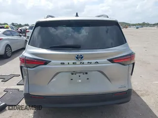 2021 Toyota Sienna XLE with VIN 5TDYRKEC2MS072800, listed as a IAAI auction lot 41918739 with 47,921 mi miles and . Bid and sale history available at DreamBid. Image 16.