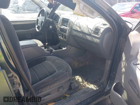 2003 Ford Explorer XLT z VIN 1FMZU73K73ZB46442, wystawiony jako IAAI lot #42532182 z przebiegiem 273 637 mil mil oraz . Historia ofert i sprzedaży dostępna na DreamBid. Obrazek 5.