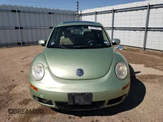 2006 Volkswagen New Beetle Coupe with VIN 3VWSW31C06M402783, listed as a Copart auction lot 60795864 with 117,963 mi miles and Clean Title. Bid and sale history available at carsss.com. Image 5.
