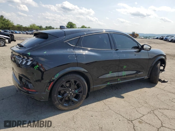 2023 Ford Mustang Mach-E Premium z VIN 3FMTK3SU7PMA64788, wystawiony jako Copart lot #60277685 z przebiegiem 13 837 mil mil oraz Szkoda całkowita • Salvage title. Historia ofert i sprzedaży dostępna na DreamBid. Obrazek 3.