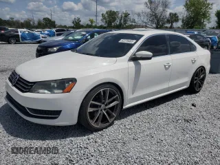 2013 Volkswagen Passat SE w/Sunroof with VIN 1VWBH7A38DC003586, listed as a Copart auction lot 52376465 with 157,387 mi miles and Salvage Title. Bid and sale history available at carsss.com. Image 1.