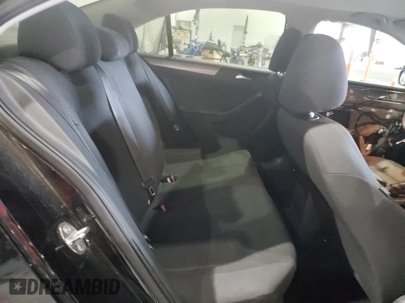 2015 Volkswagen Jetta SE z VIN 3VWD07AJ6FM411410, wystawiony jako Copart lot #56557055 z przebiegiem 103 183 mil mil oraz Szkoda całkowita • Salvage title. Historia ofert i sprzedaży dostępna na DreamBid. Obrazek 10.
