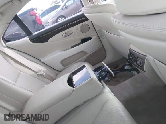 2008 Lexus LS 460 с VIN JTHBL46F485079740, выставлен на аукционе IAAI как лот 42476825 с пробегом Не указан миль и . История ставок и продаж доступна на DreamBid. Изображение 8.