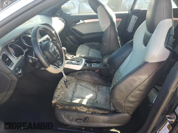 2010 Audi S5 Premium Plus z VIN WAUCGAFH5AN015591, wystawiony jako Copart lot #74314074 z przebiegiem Nie podano mil oraz Nie do naprawy. Historia ofert i sprzedaży dostępna na DreamBid. Obrazek 7.