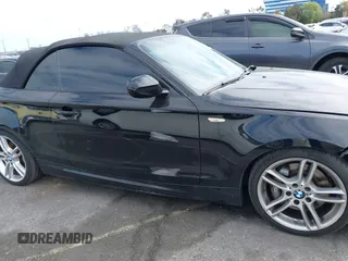 2013 BMW 1 Series 135i z VIN WBAUN7C57DVM27703, wystawiony jako IAAI lot #41905745 z przebiegiem 90 586 mil mil oraz . Historia ofert i sprzedaży dostępna na DreamBid. Obrazek 14.