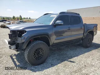 2023 Toyota Tacoma SR z VIN 3TYCZ5AN3PT165207, wystawiony jako Copart lot #54628175 z przebiegiem 15 932 mil mil oraz Szkoda całkowita • Salvage title. Historia ofert i sprzedaży dostępna na DreamBid. Obrazek 1.