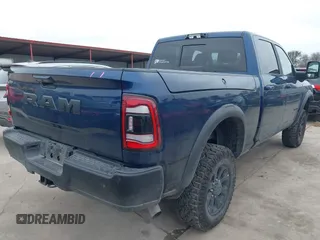 2024 Ram 2500 Power Wagon z VIN 3C6TR5EJ0RG315687, wystawiony jako IAAI lot #41614637 z przebiegiem 10 933 mil mil oraz . Historia ofert i sprzedaży dostępna na DreamBid. Obrazek 4.