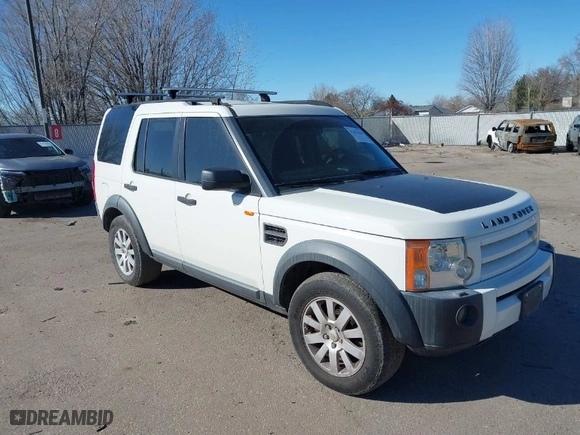 2006 Land Rover LR3 SE with VIN SALAE25456A378131, listed as a IAAI auction lot 41682616 with 172,420 mi miles. Bid and sale history available at carsss.com. Image 1.