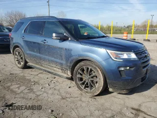 2018 Ford Explorer XLT z VIN 1FM5K7D82JGA41100, wystawiony jako Copart lot #53668305 z przebiegiem 117 733 mil mil oraz Szkody całkowita. Historia ofert i sprzedaży dostępna na DreamBid. Obrazek 4.