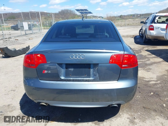 2007 Audi S4 z VIN WAUGL78E47A030571, wystawiony jako IAAI lot #41969041 z przebiegiem 170 319 mil mil oraz . Historia ofert i sprzedaży dostępna na DreamBid. Obrazek 17.