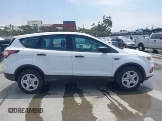 2017 Ford Escape S z VIN 1FMCU0F72HUE74070, wystawiony jako IAAI lot #42462043 z przebiegiem 73 682 mil mil oraz . Historia ofert i sprzedaży dostępna na DreamBid. Obrazek 13.