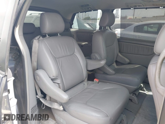 2006 Toyota Sienna XLE with VIN 5TDZA22C86S449617, listed as a IAAI auction lot 42204609 with 189,879 mi miles. Bid and sale history available at carsss.com. Image 8.