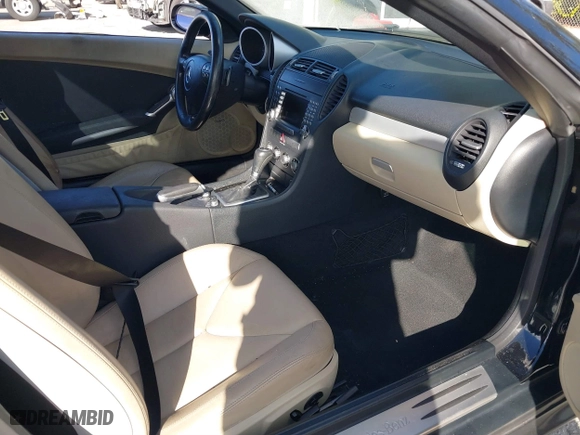 2008 Mercedes-Benz SLK-Class 3.5L with VIN WDBWK56F38F186671, listed as a IAAI auction lot 41530919 with 115,567 mi miles. Bid and sale history available at carsss.com. Image 5.