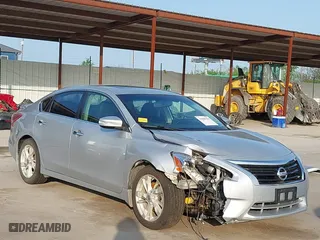 2013 Nissan Altima 2.5 SL with VIN 1N4AL3AP0DN417223, listed as a IAAI auction lot 41888931 with 230,608 mi miles. Bid and sale history available at carsss.com. Image 6.