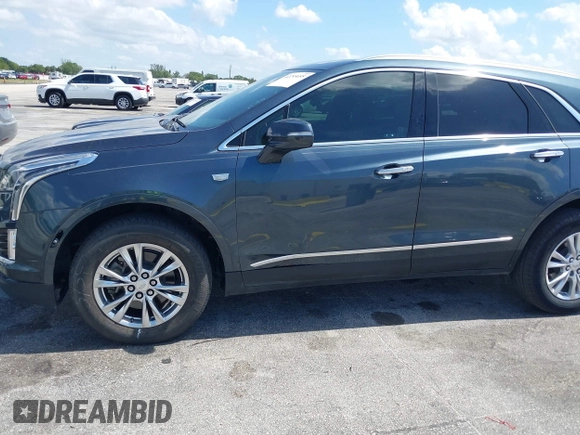 2020 Cadillac XT5 Luxury FWD z VIN 1GYKNAR45LZ224459, wystawiony jako IAAI lot #42295055 z przebiegiem 69 751 mil mil oraz . Historia ofert i sprzedaży dostępna na DreamBid. Obrazek 6.