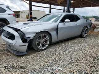 2019 Dodge Challenger SXT z VIN 2C3CDZAG5KH744715, wystawiony jako Copart lot #54434595 z przebiegiem 69 502 mil mil oraz Szkoda całkowita • Salvage title. Historia ofert i sprzedaży dostępna na DreamBid. Obrazek 1.