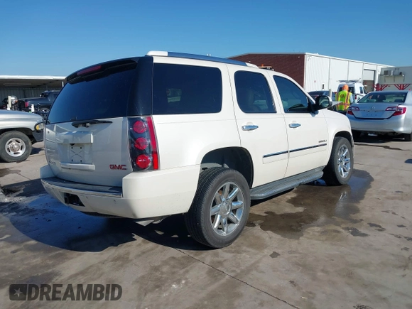 2013 GMC Yukon Denali with VIN 1GKS1EEF3DR357632, listed as a IAAI auction lot 41488295 with 187,635 mi miles. Bid and sale history available at carsss.com. Image 4.