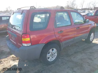 2007 Ford Escape XLS with VIN 1FMYU02Z87KA40260, listed as a IAAI auction lot 41588287 with 188,144 mi miles. Bid and sale history available at carsss.com. Image 4.