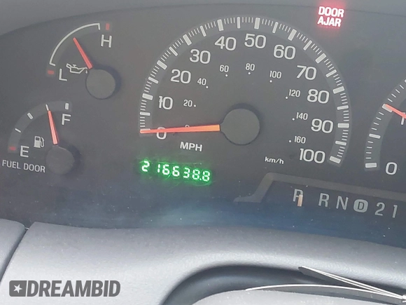 2000 Ford F-150 XL z VIN 1FTRX17L2YNB60131, wystawiony jako IAAI lot #42295537 z przebiegiem 216 638 mil mil oraz . Historia ofert i sprzedaży dostępna na DreamBid. Obrazek 15.