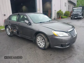 2014 Chrysler 200 LX with VIN 1C3CCBAG5EN179176, listed as a IAAI auction lot 40932085 with 67,939 mi miles. Bid and sale history available at carsss.com. Image 1.