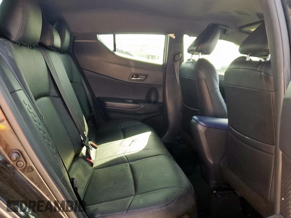 2020 Toyota C-HR LE z VIN JTNKHMBX9L1077558, wystawiony jako Copart lot #53603615 z przebiegiem 61 254 mil mil oraz Szkoda całkowita • Salvage title. Historia ofert i sprzedaży dostępna na DreamBid. Obrazek 10.