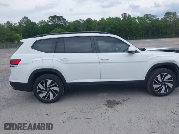 2024 Volkswagen Atlas SE with VIN 1V2JR2CA3RC614867, listed as a IAAI auction lot 42213818 with 6,832 mi miles and . Bid and sale history available at DreamBid. Image 13.