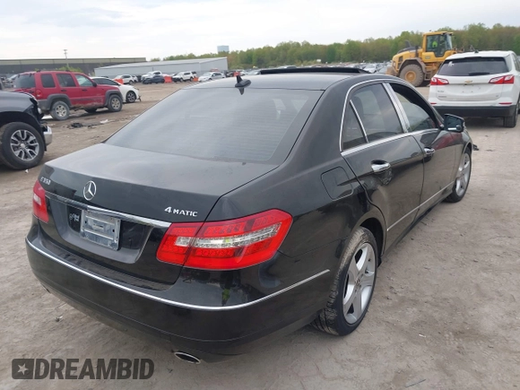 2011 Mercedes-Benz E 350 Luxury z VIN WDDHF8HB6BA418247, wystawiony jako IAAI lot #42161954 z przebiegiem 87 877 mil mil oraz . Historia ofert i sprzedaży dostępna na DreamBid. Obrazek 4.