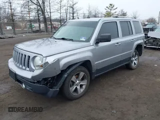 2017 Jeep Patriot High Altitude z VIN 1C4NJPFA9HD118354, wystawiony jako IAAI lot #41848700 z przebiegiem 82 624 mil mil oraz . Historia ofert i sprzedaży dostępna na DreamBid. Obrazek 2.
