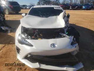 2020 Toyota 86 with VIN JF1ZNAA17L8752117, listed as a Copart auction lot 87920285 with 71,115 mi miles and Salvage Title. Bid and sale history available at carsss.com. Image 5.