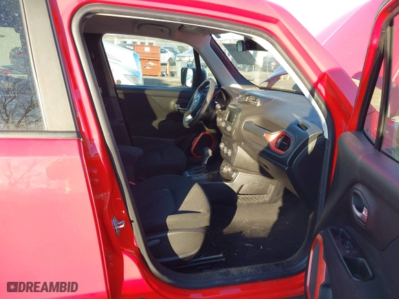 2018 Jeep Renegade Upland Edition with VIN ZACCJBAB0JPH93740, listed as a IAAI auction lot 41705533 with 68,178 mi miles. Bid and sale history available at carsss.com. Image 5.