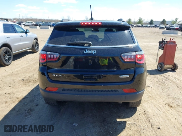 2018 Jeep Compass Latitude with VIN 3C4NJDBB6JT101024, listed as a IAAI auction lot 42061228 with 48,771 mi miles. Bid and sale history available at carsss.com. Image 16.